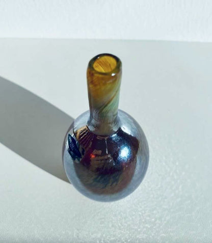 Vase art-bottle Mansikkapaikka, luster glass by Oiva Toikka. Nuutajärvi, 1980s