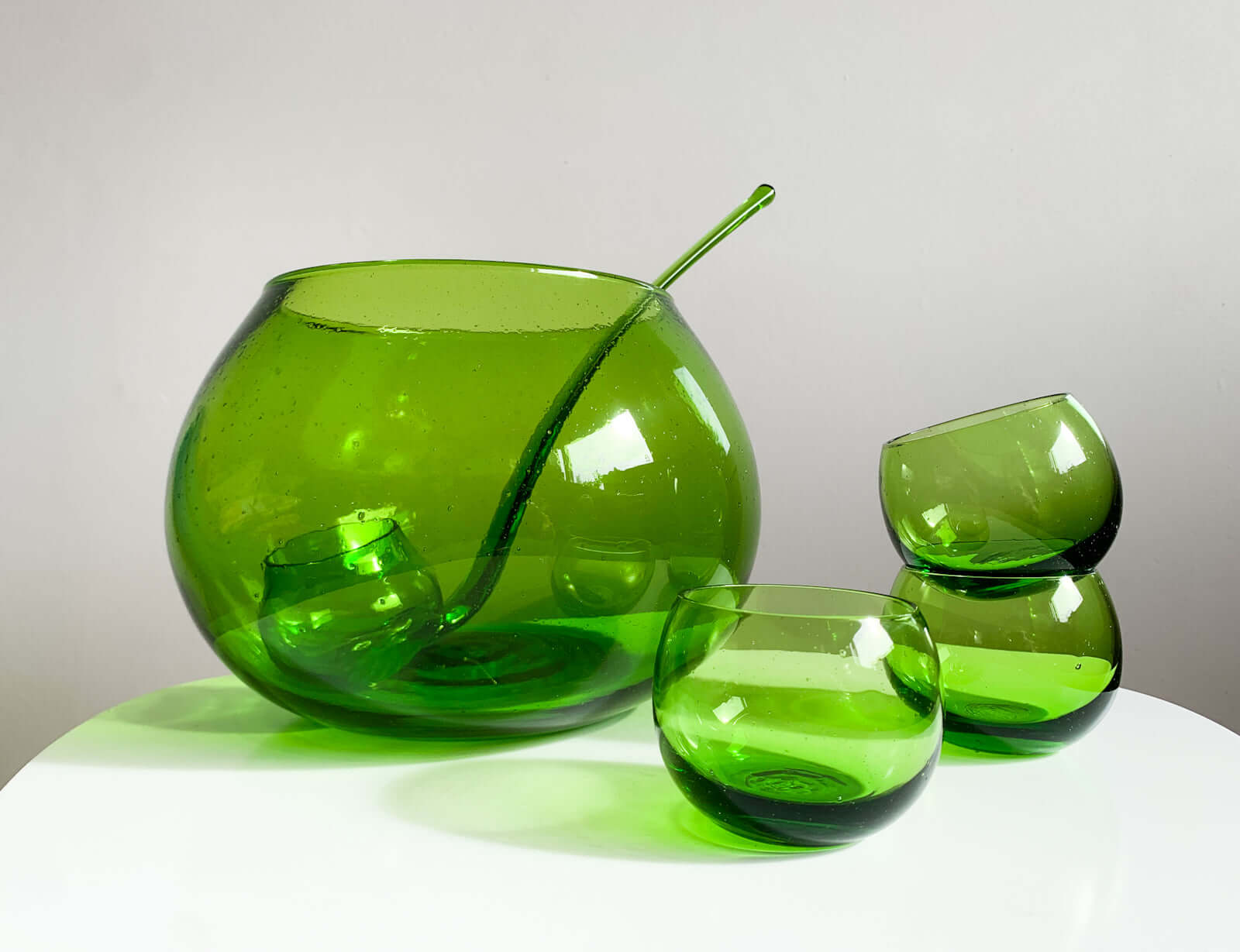 Punch bowl and punch glasses | Vintage glassware